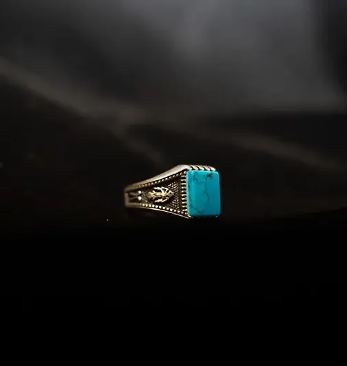 Blue stone set in 925 silver